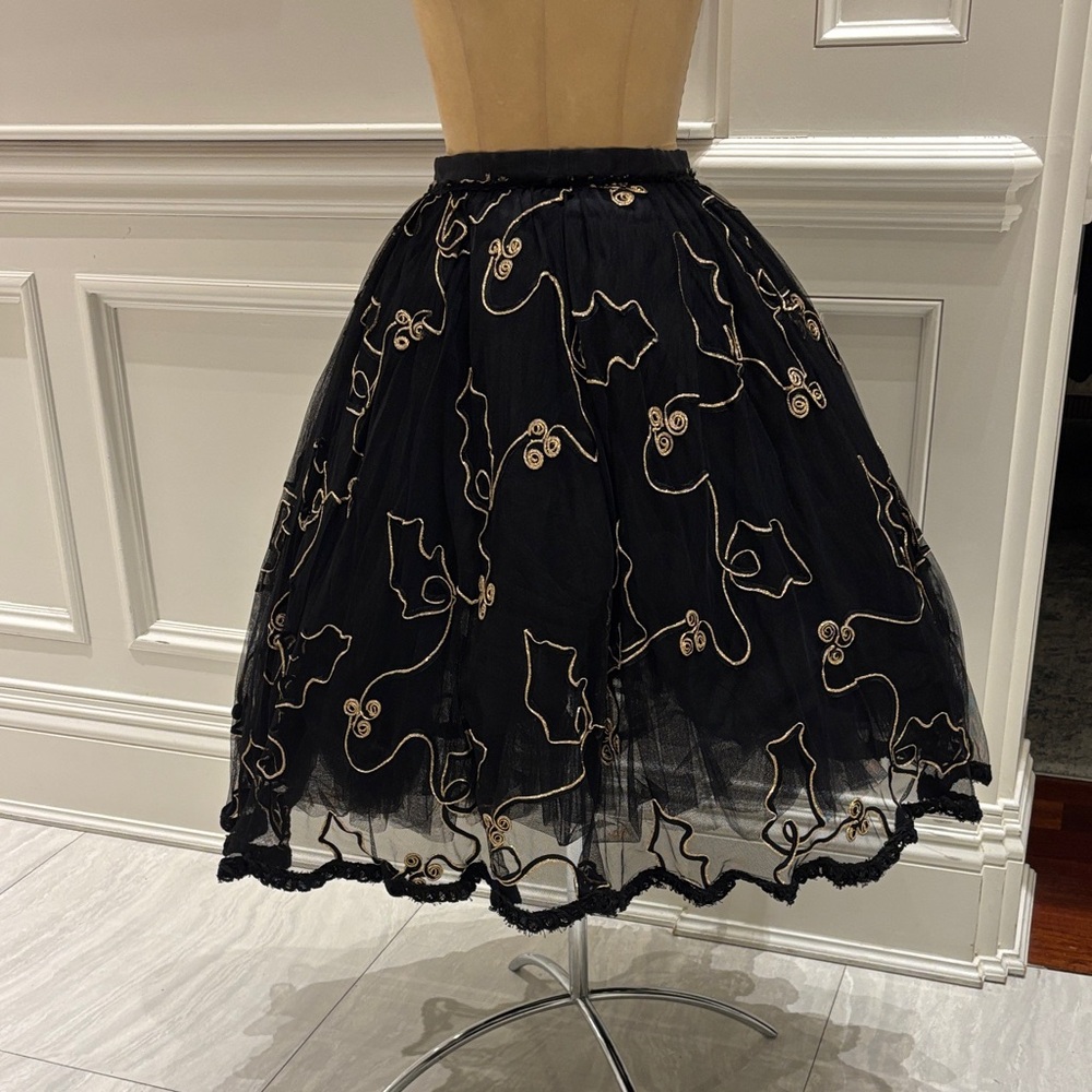 Chic vintage Black  and gold Embroidered Skirt